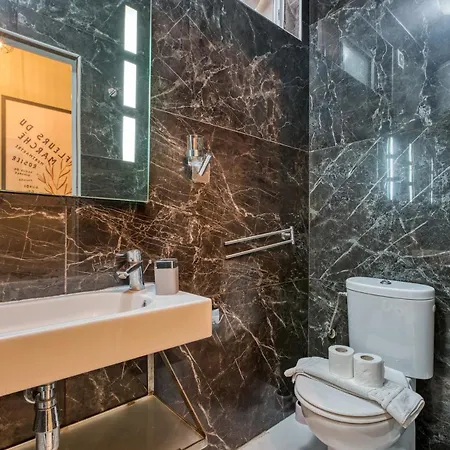 Spacious 1br With Wifi In The Centre Of By 360 Estates Apartment *