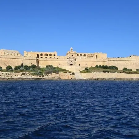 Spacious 1br With Wifi In The Centre Of By 360 Estates * Gzira