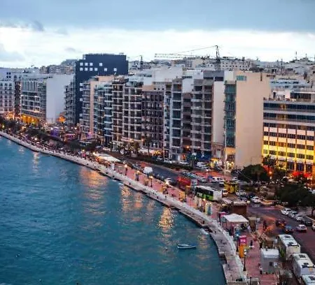 Spacious 1br With Wifi In The Centre Of By 360 Estates