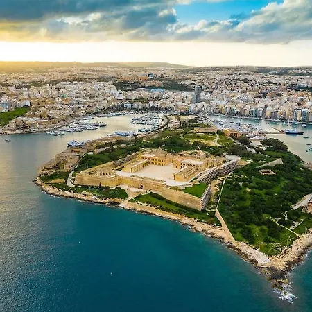 Spacious 1br With Wifi In The Centre Of By 360 Estates Gzira