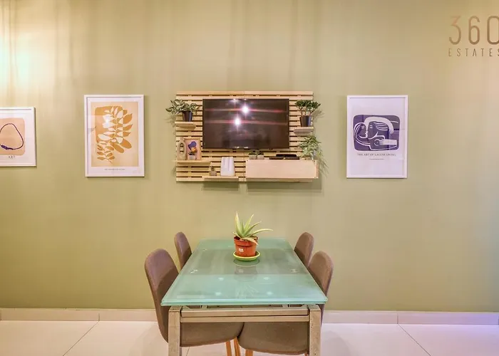 Spacious 1br With Wifi In The Centre Of By 360 Estates *